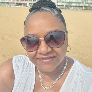 Meet your Posher, Letitia